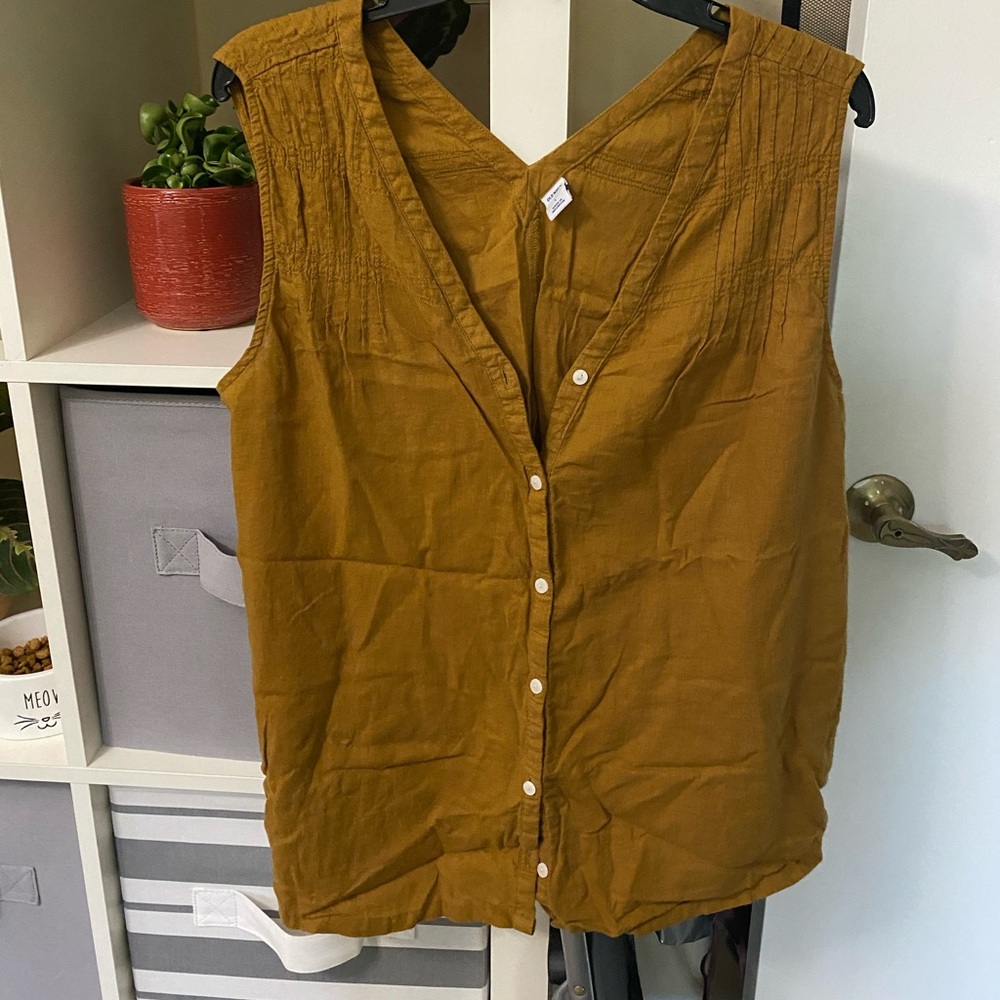Ruched shoulders tank top